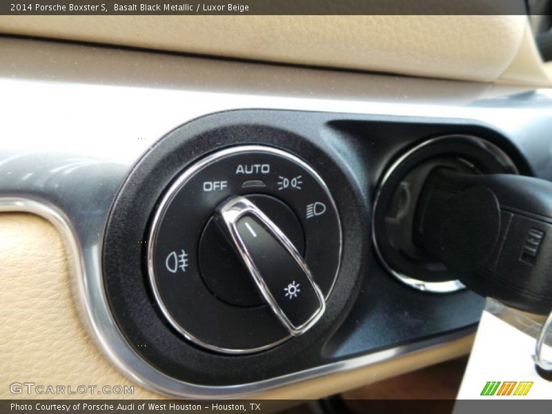 Controls of 2014 Boxster S