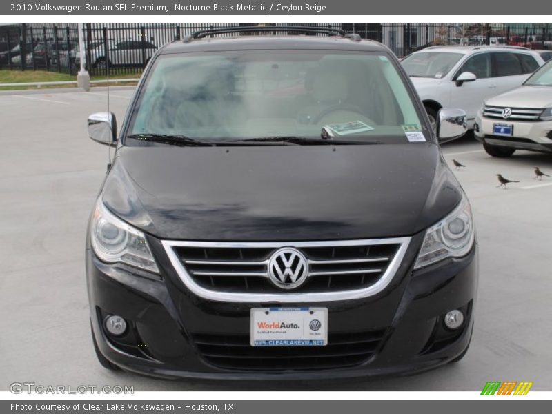 Nocturne Black Metallic / Ceylon Beige 2010 Volkswagen Routan SEL Premium