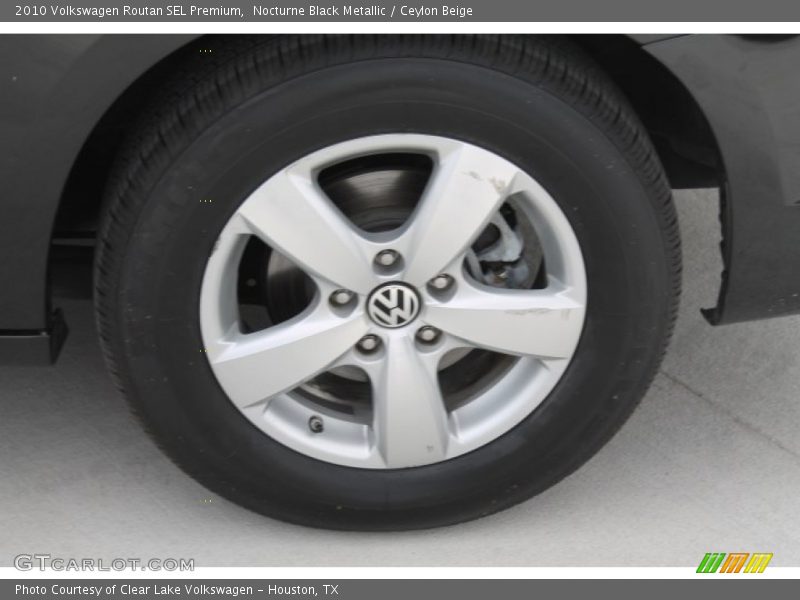 Nocturne Black Metallic / Ceylon Beige 2010 Volkswagen Routan SEL Premium