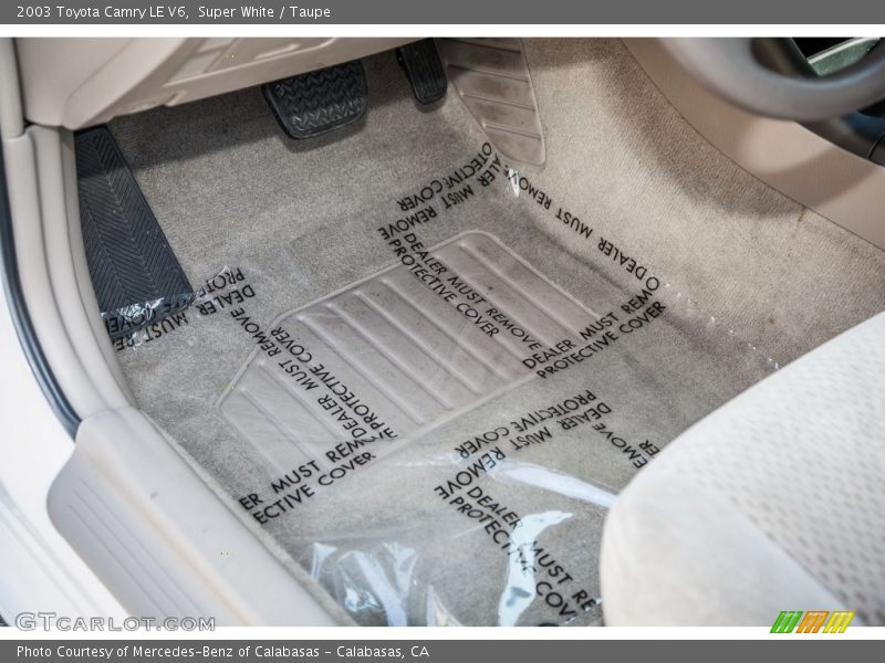 Super White / Taupe 2003 Toyota Camry LE V6