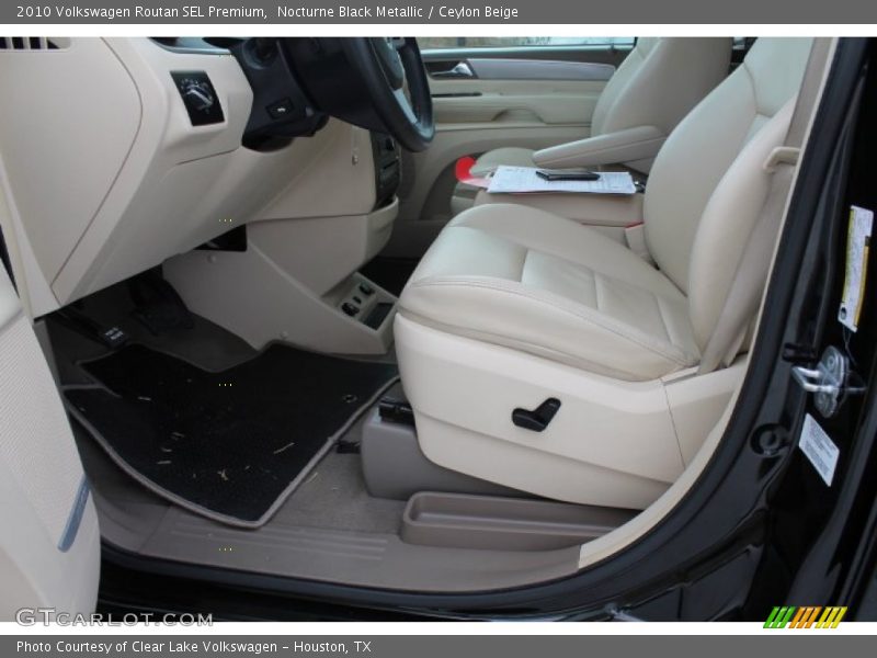 Nocturne Black Metallic / Ceylon Beige 2010 Volkswagen Routan SEL Premium