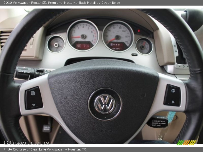 Nocturne Black Metallic / Ceylon Beige 2010 Volkswagen Routan SEL Premium