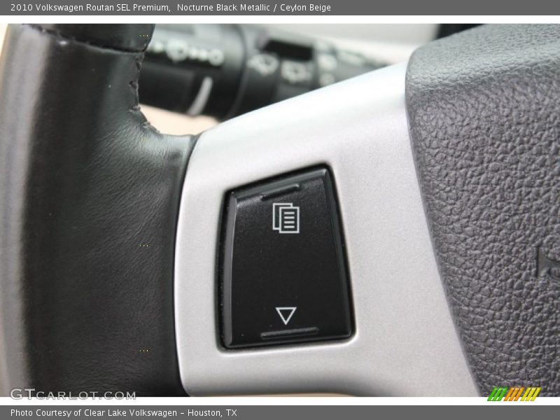 Nocturne Black Metallic / Ceylon Beige 2010 Volkswagen Routan SEL Premium
