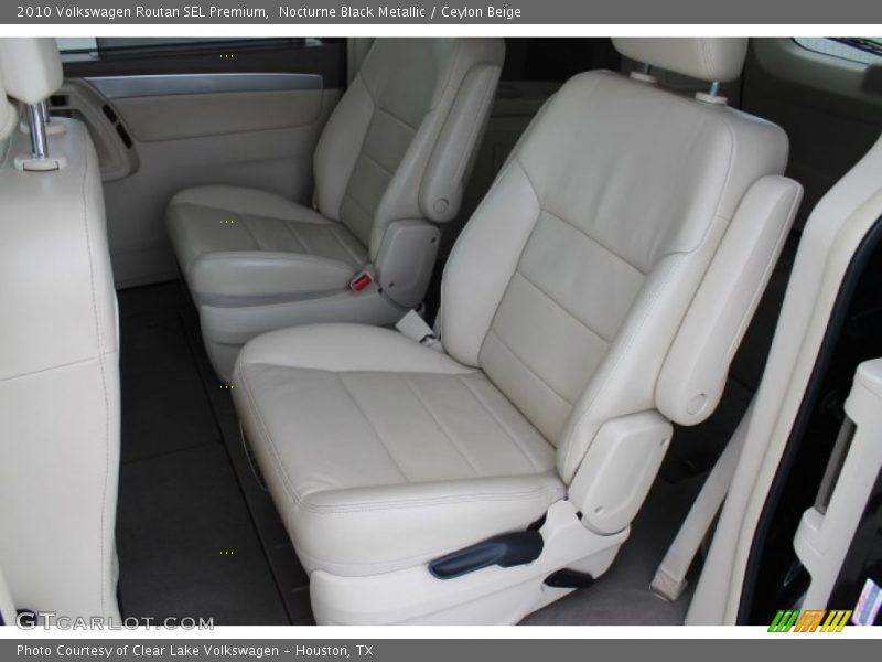 Nocturne Black Metallic / Ceylon Beige 2010 Volkswagen Routan SEL Premium