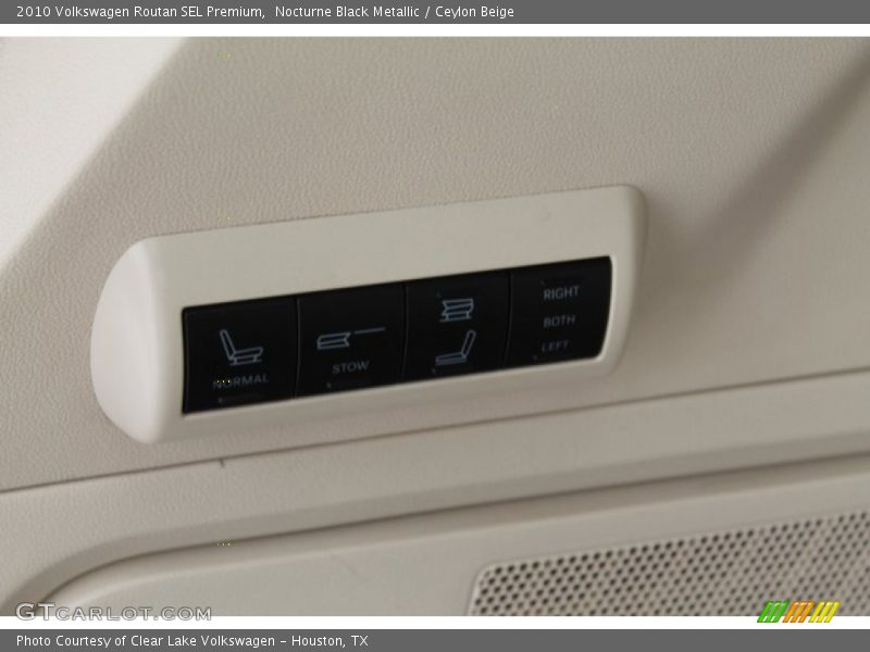 Nocturne Black Metallic / Ceylon Beige 2010 Volkswagen Routan SEL Premium