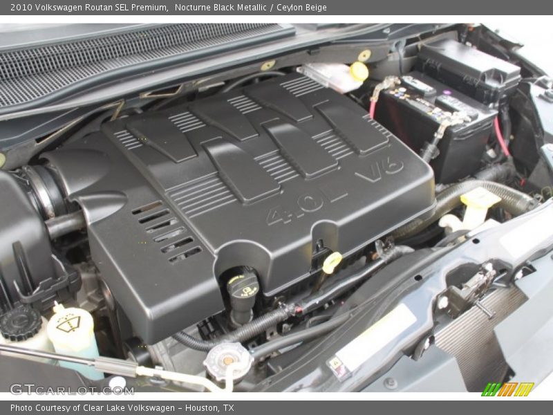 Nocturne Black Metallic / Ceylon Beige 2010 Volkswagen Routan SEL Premium