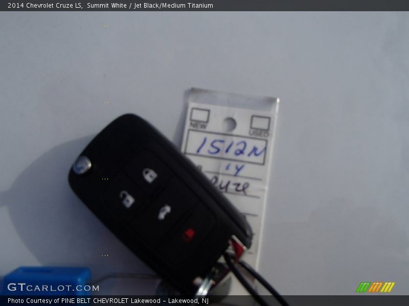 Summit White / Jet Black/Medium Titanium 2014 Chevrolet Cruze LS