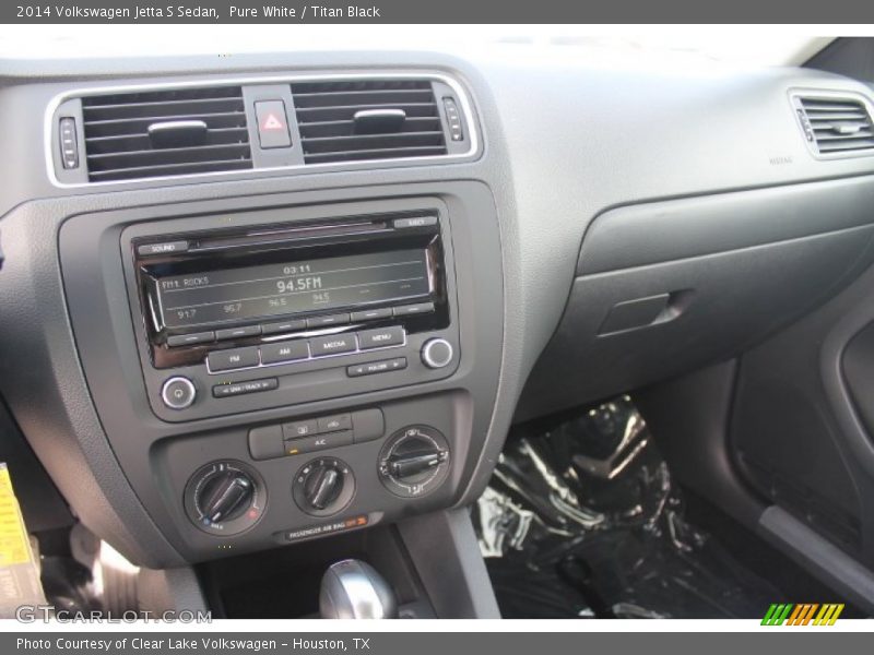 Pure White / Titan Black 2014 Volkswagen Jetta S Sedan