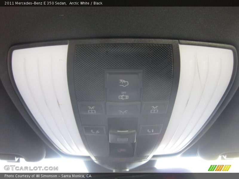 Arctic White / Black 2011 Mercedes-Benz E 350 Sedan