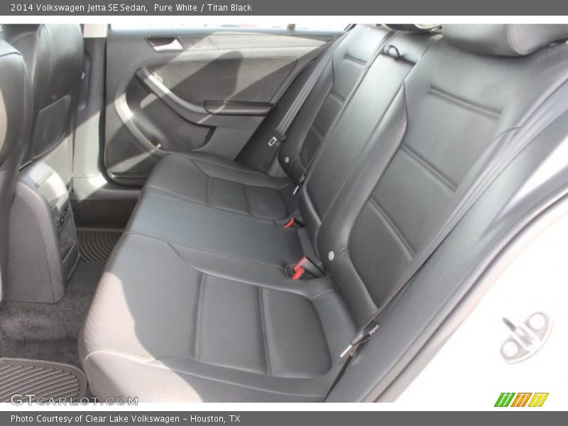 Pure White / Titan Black 2014 Volkswagen Jetta SE Sedan