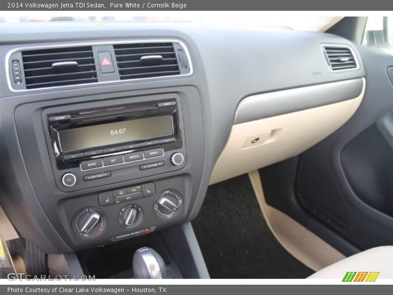 Pure White / Cornsilk Beige 2014 Volkswagen Jetta TDI Sedan