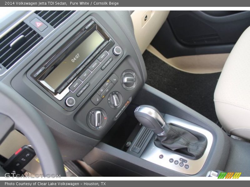 Pure White / Cornsilk Beige 2014 Volkswagen Jetta TDI Sedan