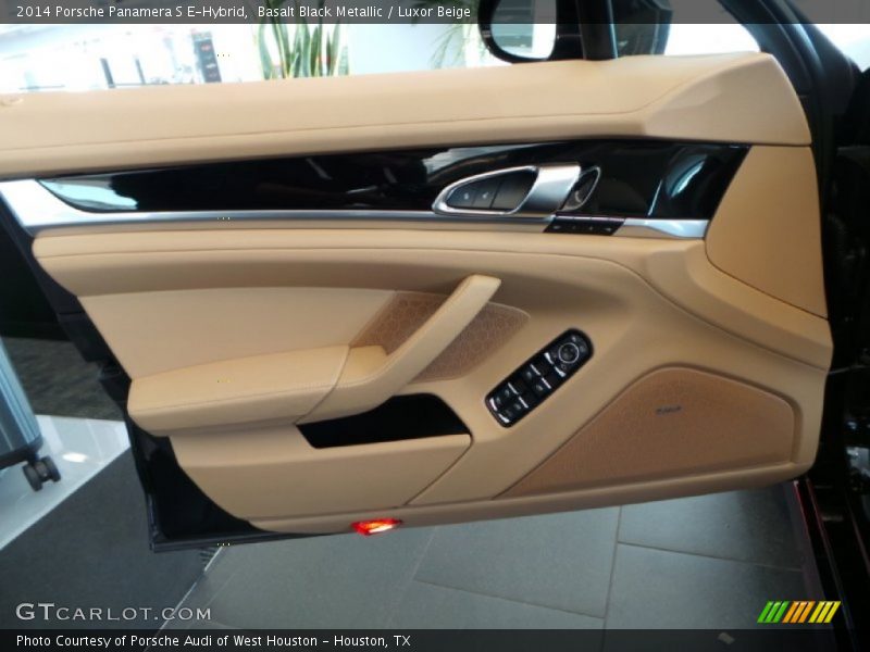 Door Panel of 2014 Panamera S E-Hybrid