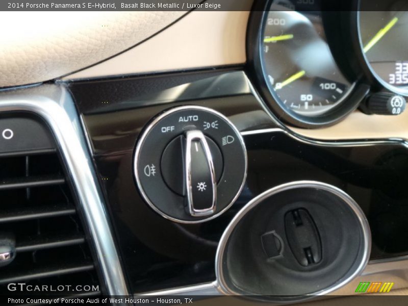 Controls of 2014 Panamera S E-Hybrid