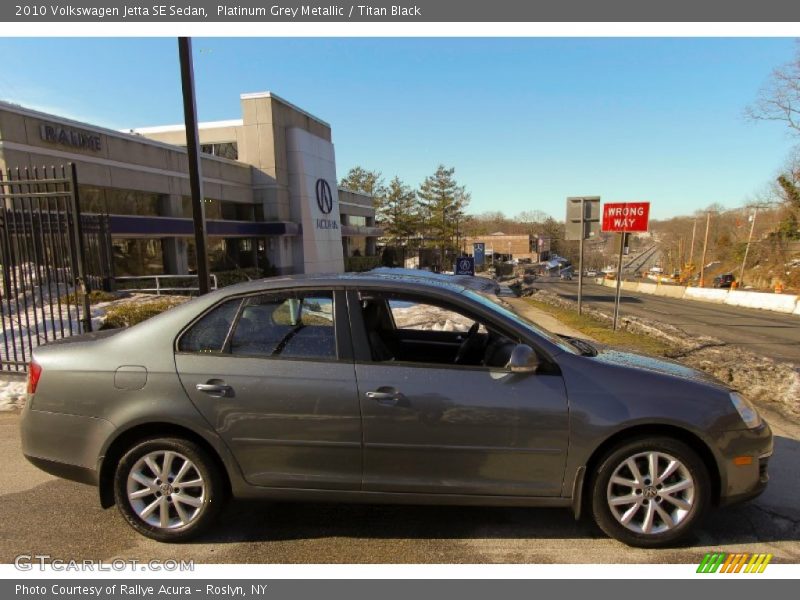 Platinum Grey Metallic / Titan Black 2010 Volkswagen Jetta SE Sedan