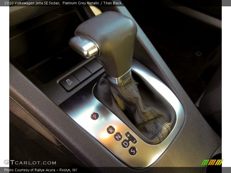 Platinum Grey Metallic / Titan Black 2010 Volkswagen Jetta SE Sedan