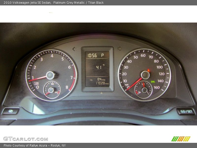 Platinum Grey Metallic / Titan Black 2010 Volkswagen Jetta SE Sedan