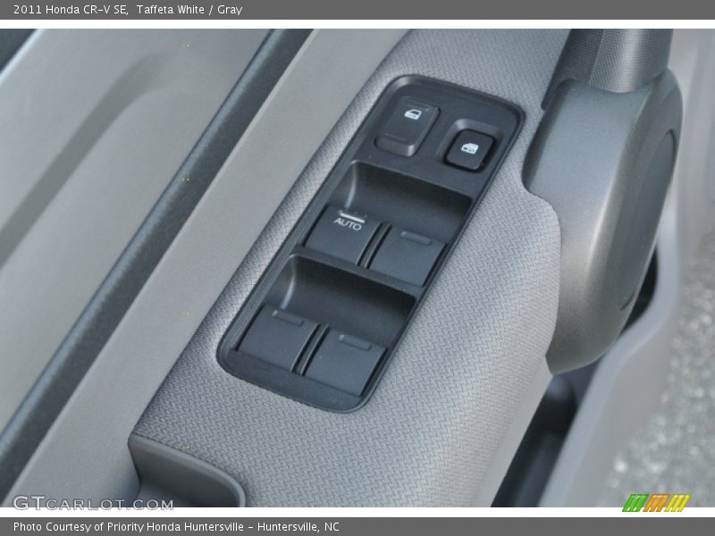 Taffeta White / Gray 2011 Honda CR-V SE