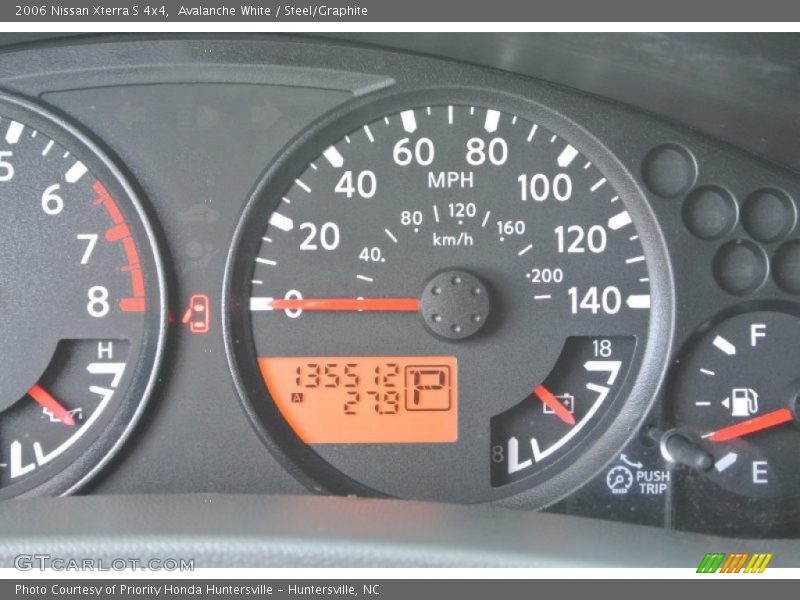Avalanche White / Steel/Graphite 2006 Nissan Xterra S 4x4