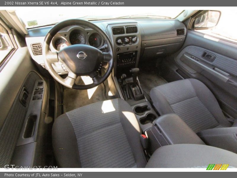 Alpine Green Metallic / Gray Celadon 2002 Nissan Xterra SE V6 4x4