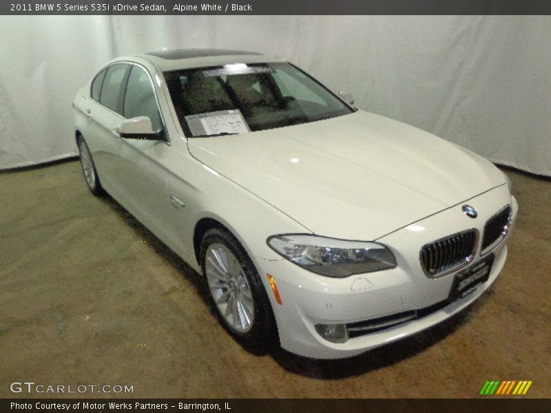 Alpine White / Black 2011 BMW 5 Series 535i xDrive Sedan