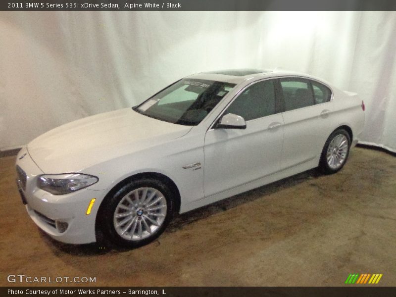 Alpine White / Black 2011 BMW 5 Series 535i xDrive Sedan