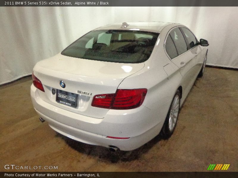 Alpine White / Black 2011 BMW 5 Series 535i xDrive Sedan