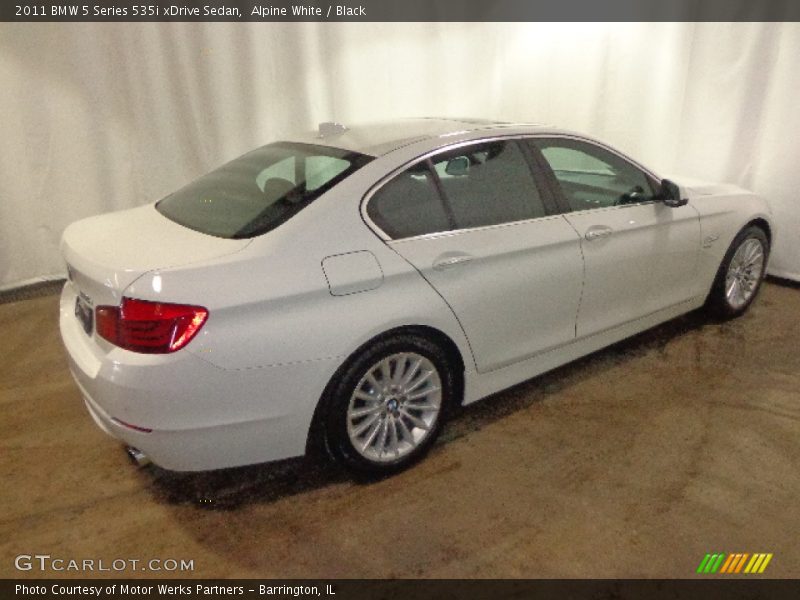 Alpine White / Black 2011 BMW 5 Series 535i xDrive Sedan