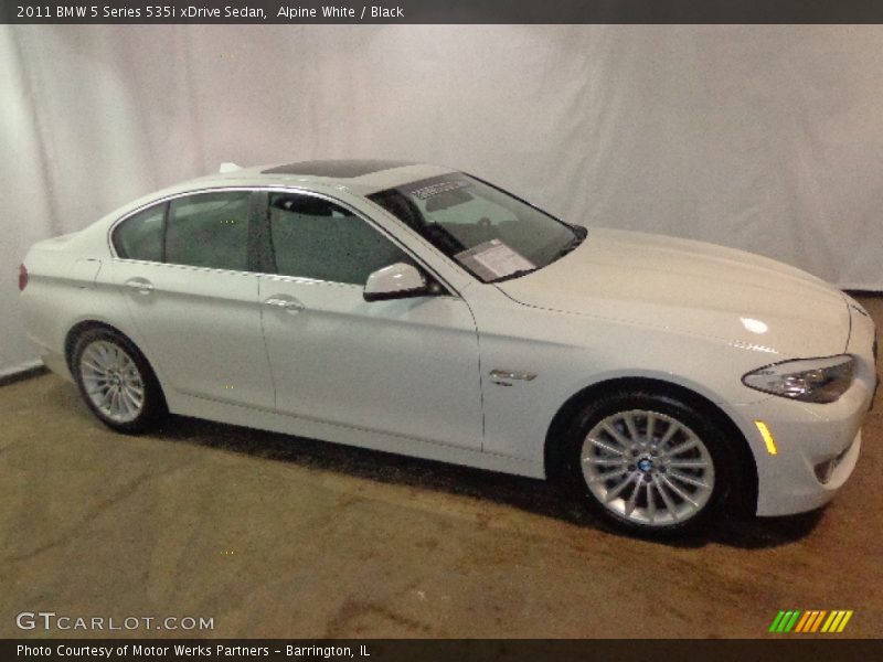 Alpine White / Black 2011 BMW 5 Series 535i xDrive Sedan