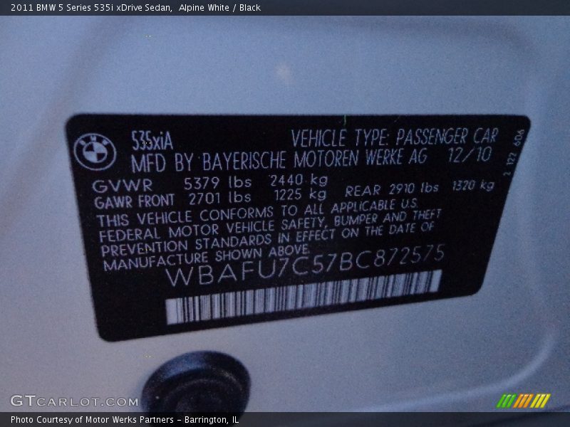 Alpine White / Black 2011 BMW 5 Series 535i xDrive Sedan