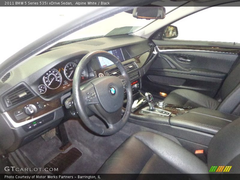 Alpine White / Black 2011 BMW 5 Series 535i xDrive Sedan