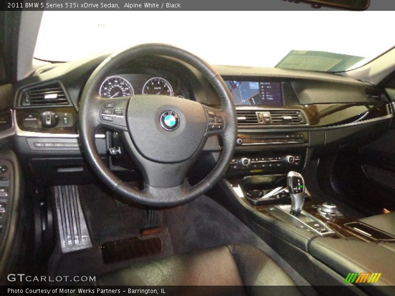 Alpine White / Black 2011 BMW 5 Series 535i xDrive Sedan