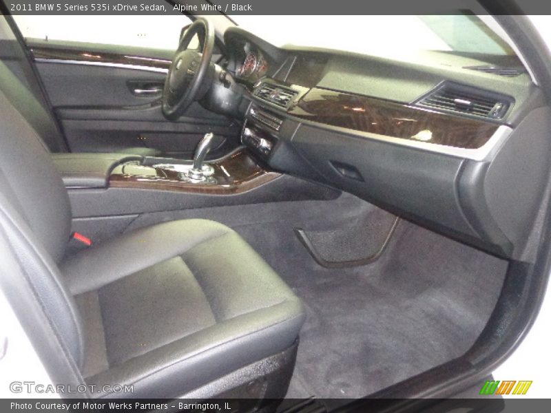 Alpine White / Black 2011 BMW 5 Series 535i xDrive Sedan