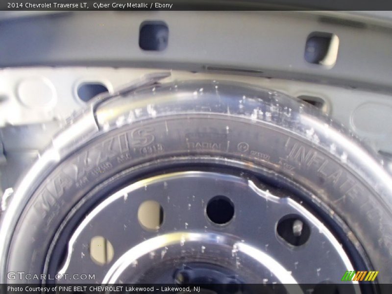 Cyber Grey Metallic / Ebony 2014 Chevrolet Traverse LT