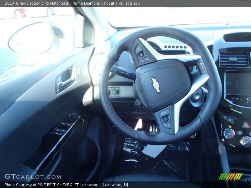 White Diamond Tricoat / RS Jet Black 2014 Chevrolet Sonic RS Hatchback