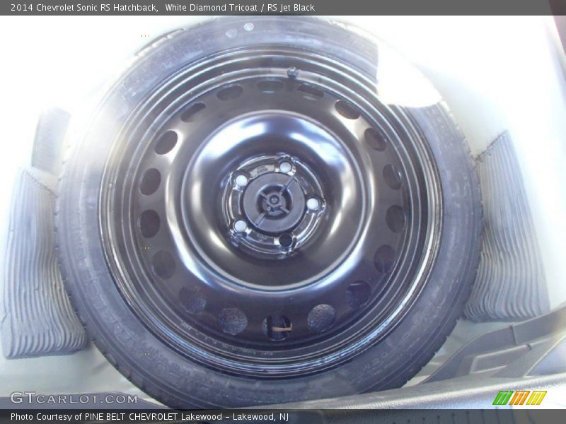 White Diamond Tricoat / RS Jet Black 2014 Chevrolet Sonic RS Hatchback
