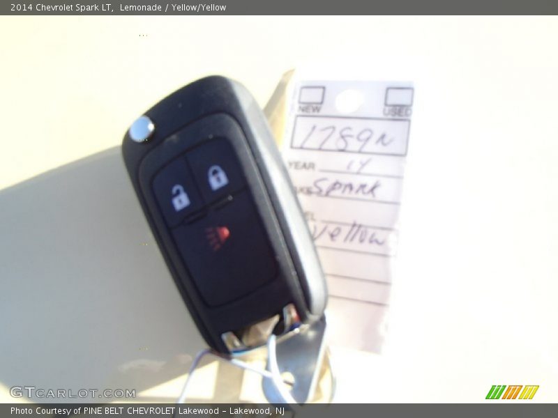 Lemonade / Yellow/Yellow 2014 Chevrolet Spark LT