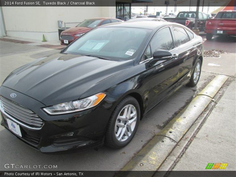 Tuxedo Black / Charcoal Black 2014 Ford Fusion SE