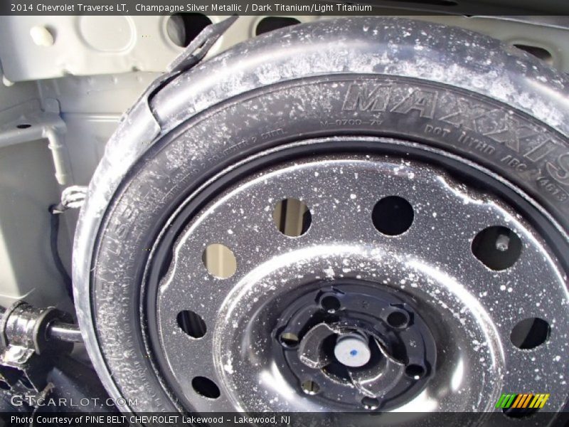 Champagne Silver Metallic / Dark Titanium/Light Titanium 2014 Chevrolet Traverse LT