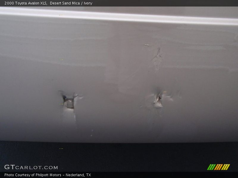 Desert Sand Mica / Ivory 2000 Toyota Avalon XLS