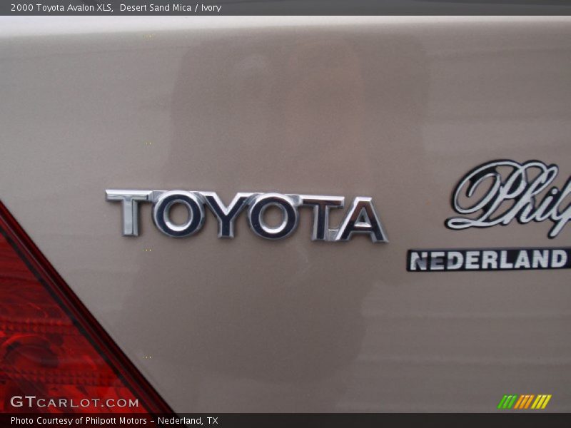 Desert Sand Mica / Ivory 2000 Toyota Avalon XLS