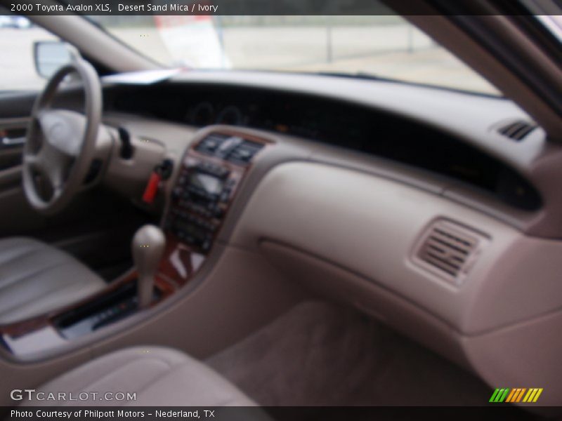 Desert Sand Mica / Ivory 2000 Toyota Avalon XLS
