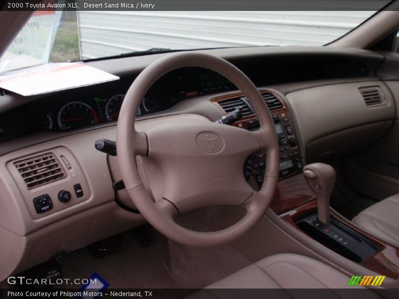 Desert Sand Mica / Ivory 2000 Toyota Avalon XLS