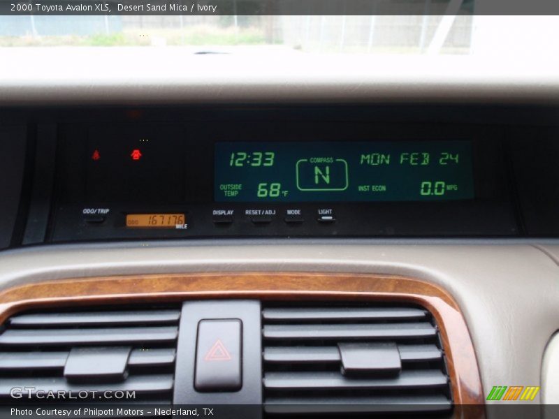 Desert Sand Mica / Ivory 2000 Toyota Avalon XLS