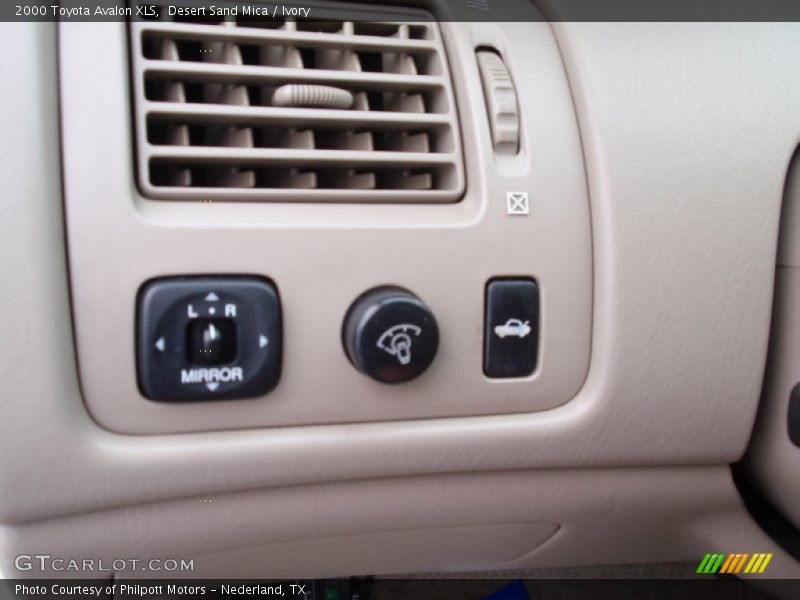 Desert Sand Mica / Ivory 2000 Toyota Avalon XLS