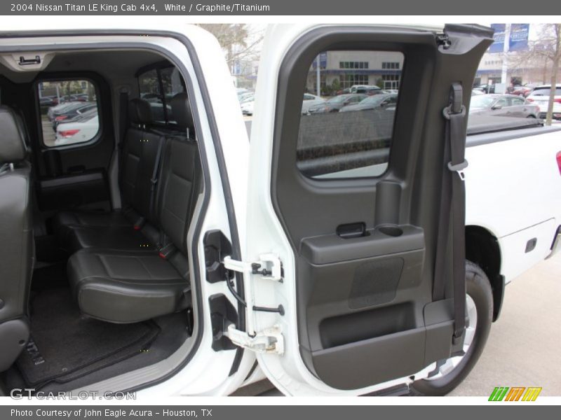 White / Graphite/Titanium 2004 Nissan Titan LE King Cab 4x4