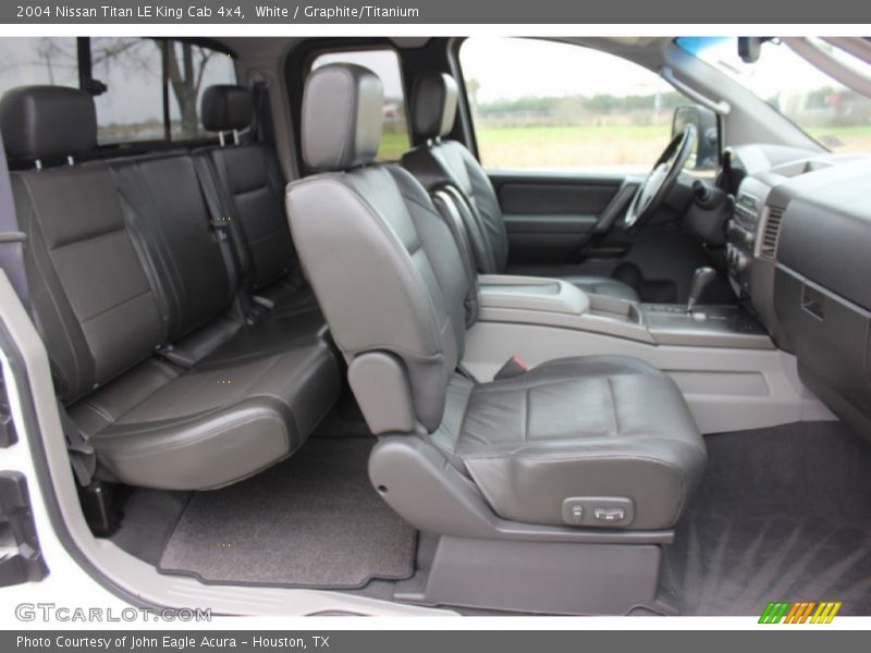 White / Graphite/Titanium 2004 Nissan Titan LE King Cab 4x4