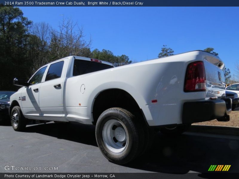 Bright White / Black/Diesel Gray 2014 Ram 3500 Tradesman Crew Cab Dually