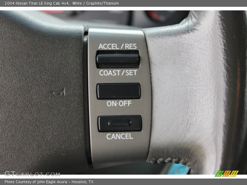 White / Graphite/Titanium 2004 Nissan Titan LE King Cab 4x4