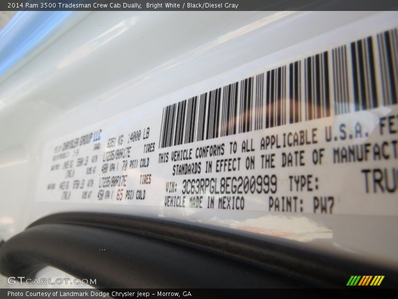 Bright White / Black/Diesel Gray 2014 Ram 3500 Tradesman Crew Cab Dually